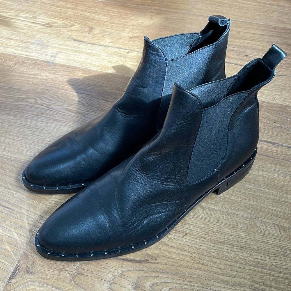 Freda Salvador sleek Chelsea boot - size 8